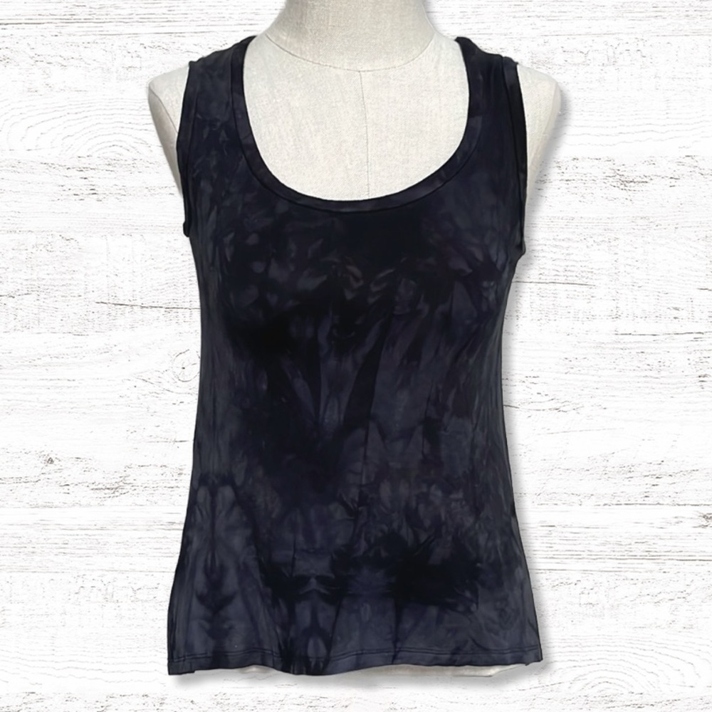 { Tahari } - Scoop Neck Tank Top